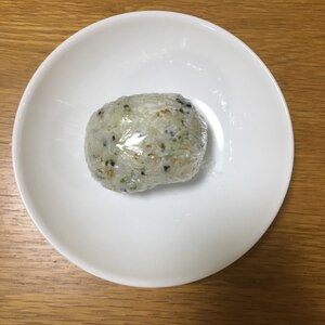 玉子焼き入り　山葵ふりかけ・おかかおにぎり